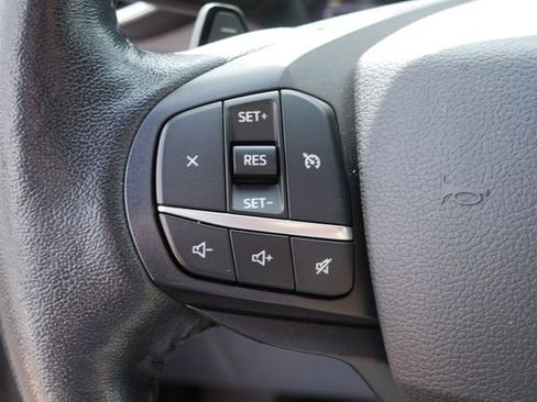 Used 2020 Ford Explorer XLT w/ Equipment Group 202A AWD/4WD image 17