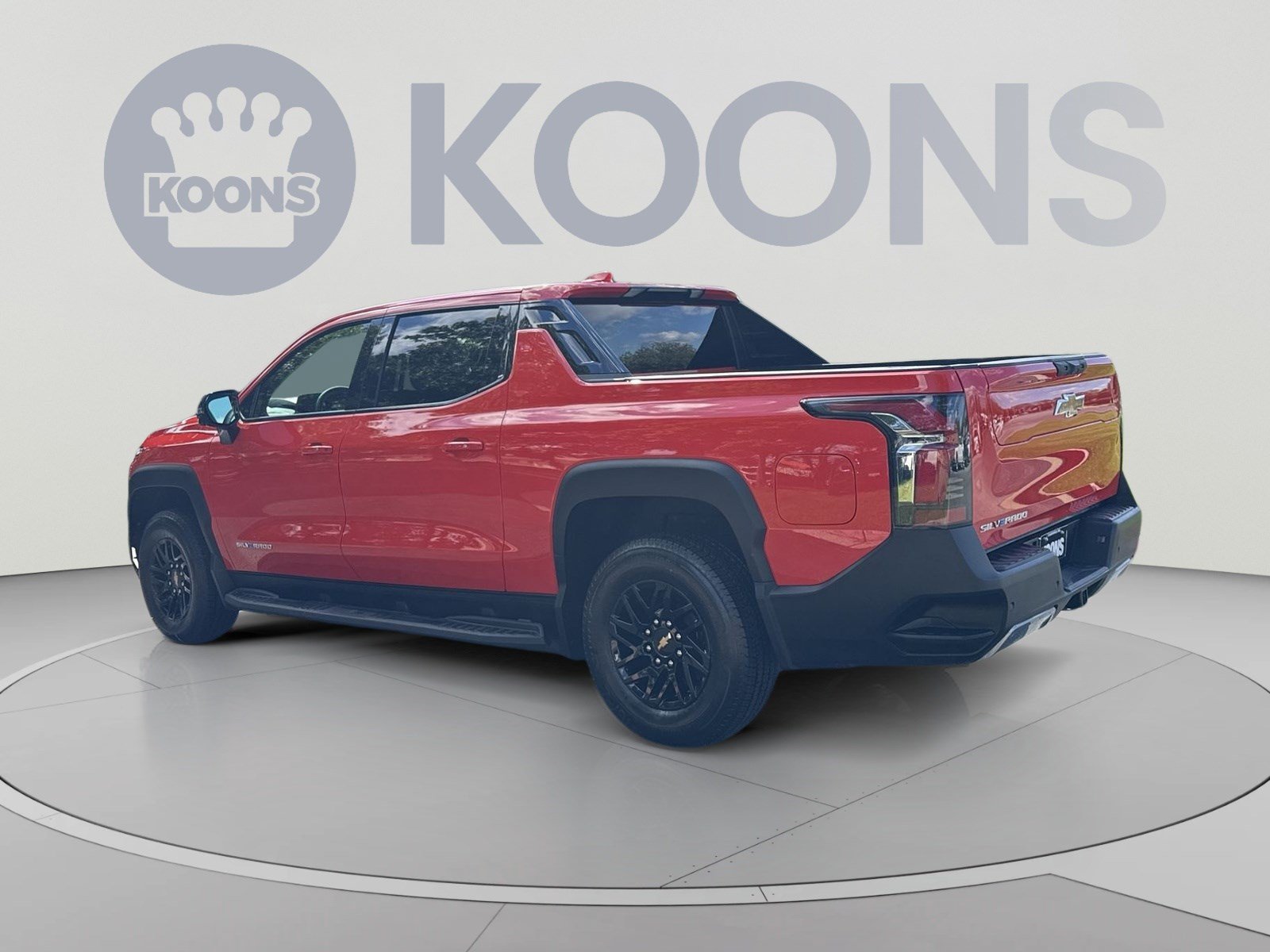 Used 2025 Chevrolet Silverado EV LT AWD/4WD image 4
