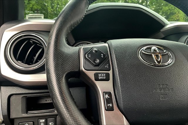 Used 2018 Toyota Tacoma Limited AWD/4WD image 12