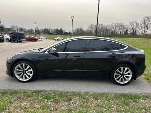 Used 2019 Tesla Model 3 Performance image 9