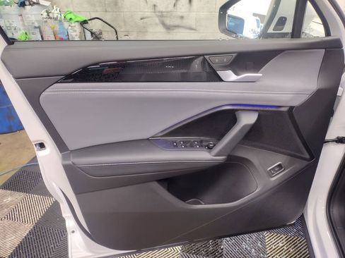 New 2026 Volkswagen Tiguan SE image 19