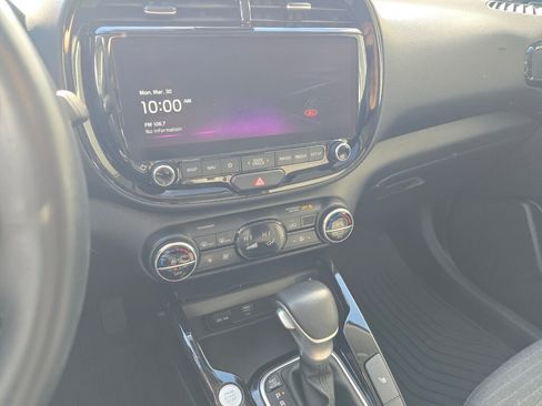 Used 2023 Kia Soul EX image 26