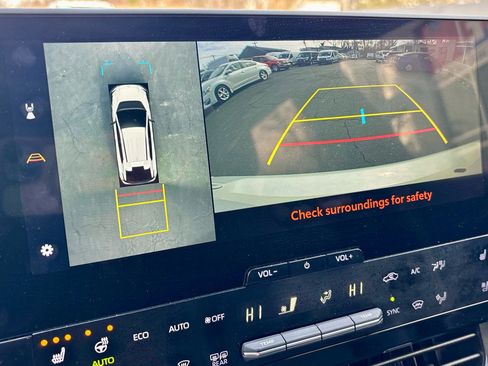 Used 2023 Toyota bZ4X AWD image 24