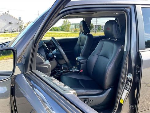 Used 2023 Toyota 4Runner TRD Off-Road Premium w/ Off Road Premium Plus Package AWD/4WD image 10