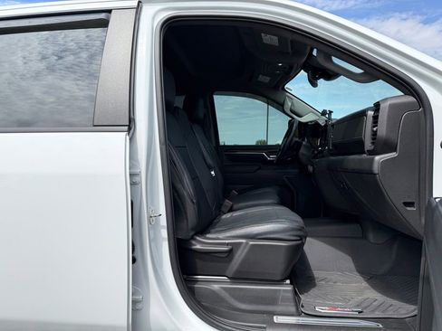 Used 2024 Chevrolet Silverado 2500 LT AWD/4WD image 11