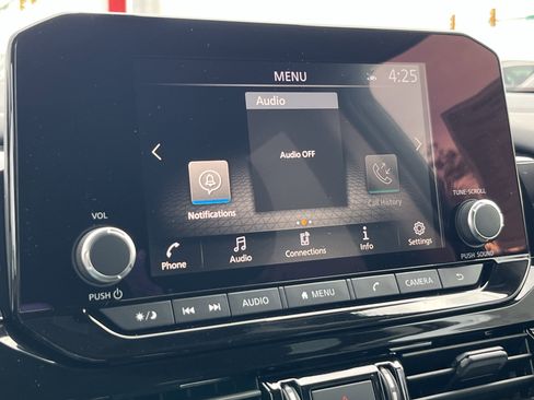 New 2025 Nissan Pathfinder SV w/ SV Premium Package image 30