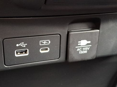 Used 2025 Honda Odyssey Touring image 25