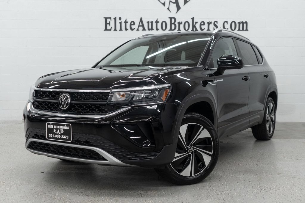 Used 2023 Volkswagen Taos SE w/ Panoramic Sunroof Package AWD/4WD image 44
