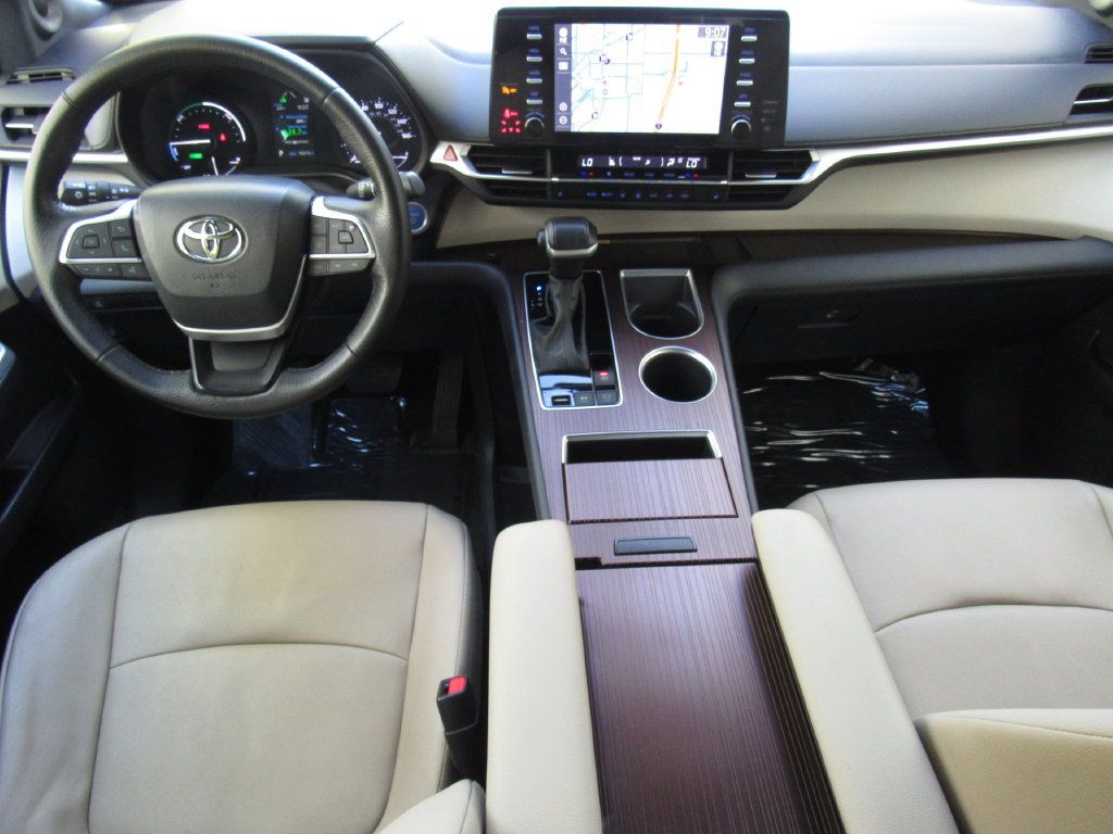 Certified 2023 Toyota Sienna XLE w/ XLE Plus Package AWD/4WD image 37