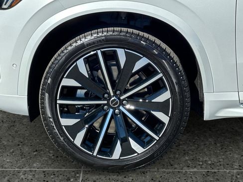 New 2026 Volvo XC90 B6 Plus w/ Protection Package Premier AWD/4WD image 11