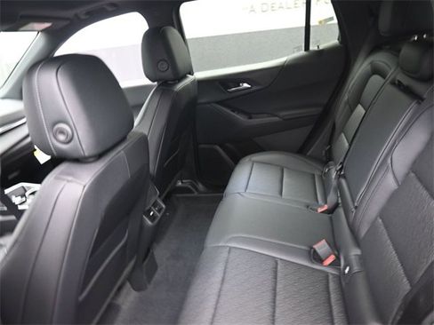 New 2026 Chevrolet Equinox LT w/ Convenience Package II image 9