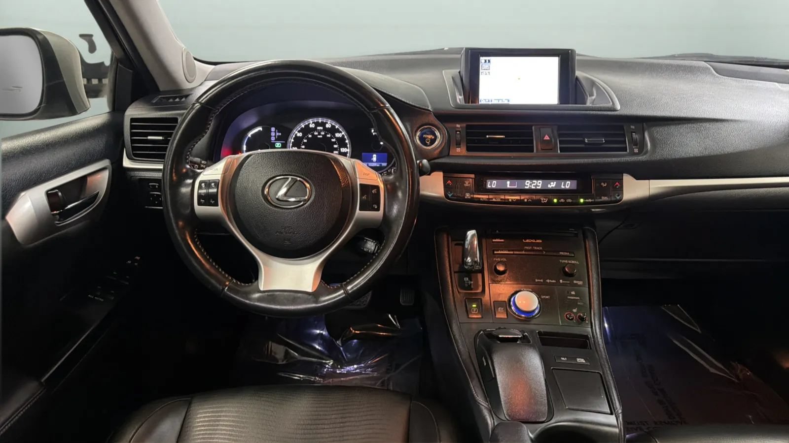 Used 2013 Lexus CT 200h w/ Premium Pkg w/Navigation FWD image 10