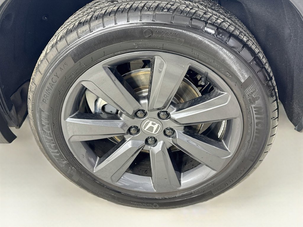 Used 2025 Honda Pilot Sport image 41