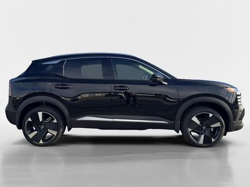 New 2026 Nissan Kicks SR w/ SR Premium Package AWD/4WD image 6