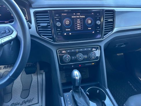 Used 2020 Volkswagen Atlas Cross Sport SEL Premium image 18