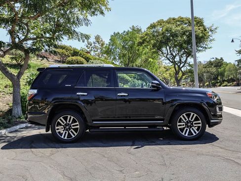 Used 2022 Toyota 4Runner Limited AWD/4WD image 6