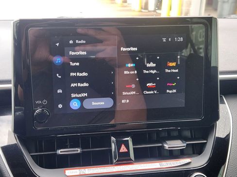 Used 2025 Toyota Corolla SE w/ SE Package image 16