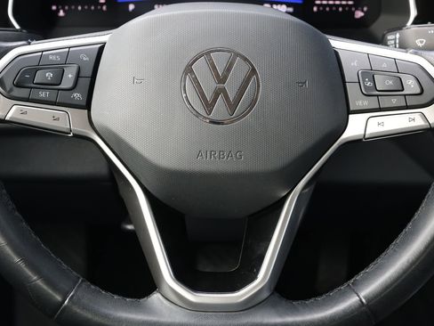 Used 2024 Volkswagen Jetta SE FWD image 17