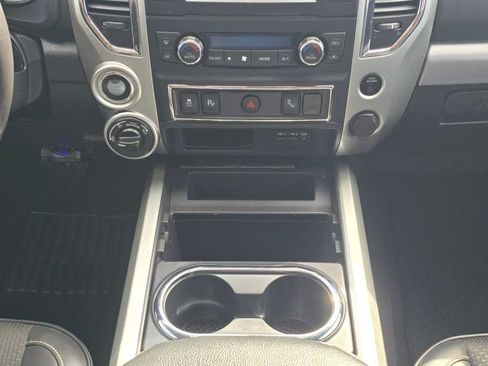 Used 2019 Nissan Titan PRO-4X AWD/4WD image 13