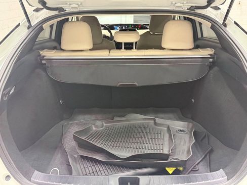 Used 2020 Toyota Prius XLE image 39