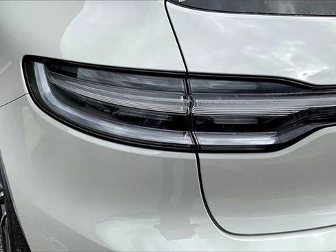 Certified 2026 Porsche Macan image 19