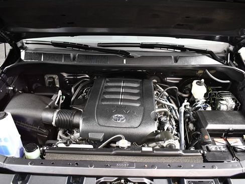 Used 2018 Toyota Tundra SR5 image 39