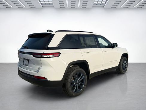 New 2026 Jeep Grand Cherokee Limited AWD/4WD image 3