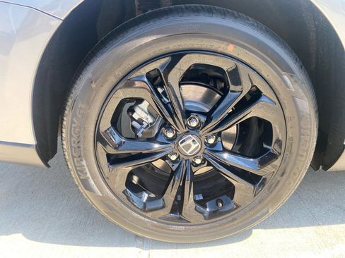 Used 2025 Honda Accord SE image 27