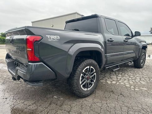 Used 2025 Toyota Tacoma TRD Sport AWD/4WD image 6