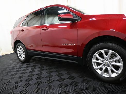 Used 2019 Chevrolet Equinox LT w/ Driver Convenience Package image 17