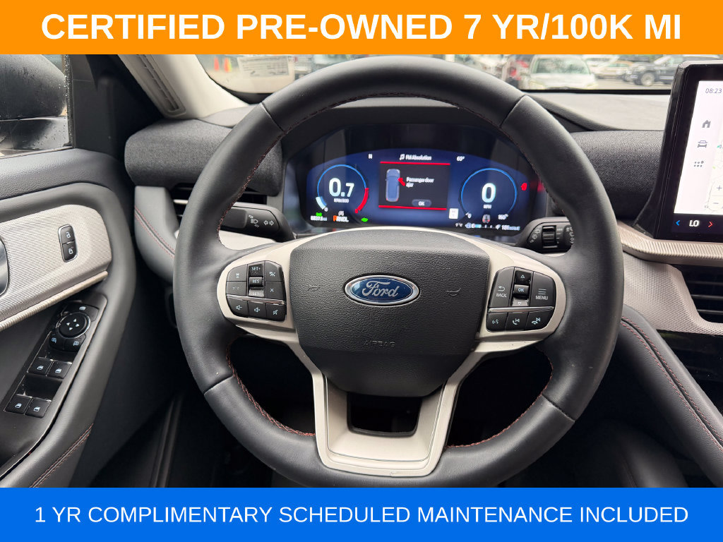 Used 2025 Ford Explorer Active AWD/4WD image 16