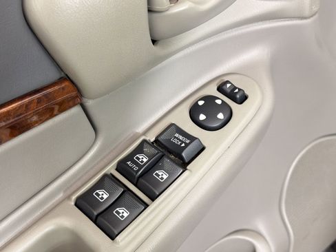 Used 2004 Chevrolet Impala FWD image 23