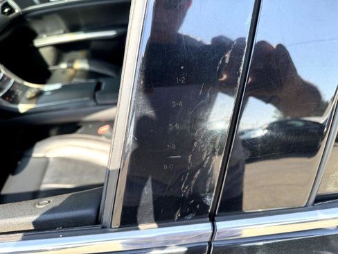 Used 2015 Lincoln MKZ image 19