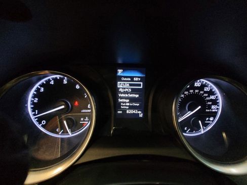 Used 2018 Toyota Camry LE FWD image 23