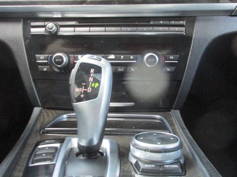 Used 2015 BMW 740i 740i 4dr Sedan image 14