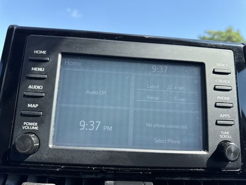 Used 2019 Toyota RAV4 LE AWD/4WD image 18