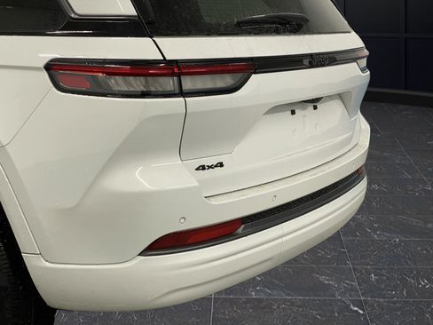 New 2026 Jeep Grand Cherokee Limited AWD/4WD image 38