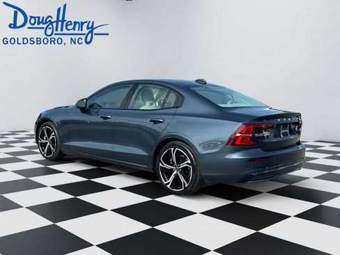 Used 2024 Volvo S60 B5 Core AWD/4WD image 3
