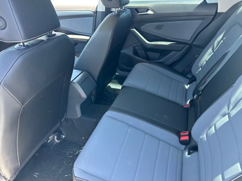 New 2026 Volkswagen Jetta SE FWD image 17