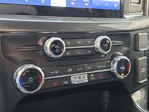 Certified 2022 Ford F150 XLT w/ Equipment Group 302A High image 19