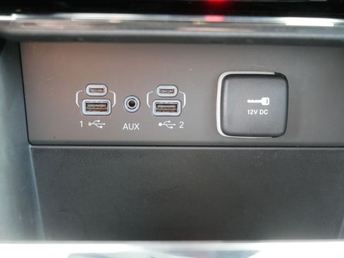Used 2023 Jeep Grand Cherokee Limited AWD/4WD image 32