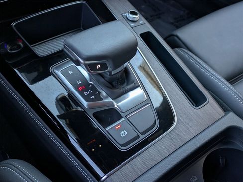 Used 2024 Audi Q5 e Premium Plus image 14