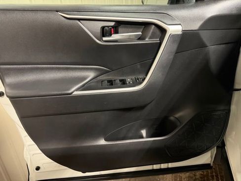 Used 2021 Toyota RAV4 XLE image 12