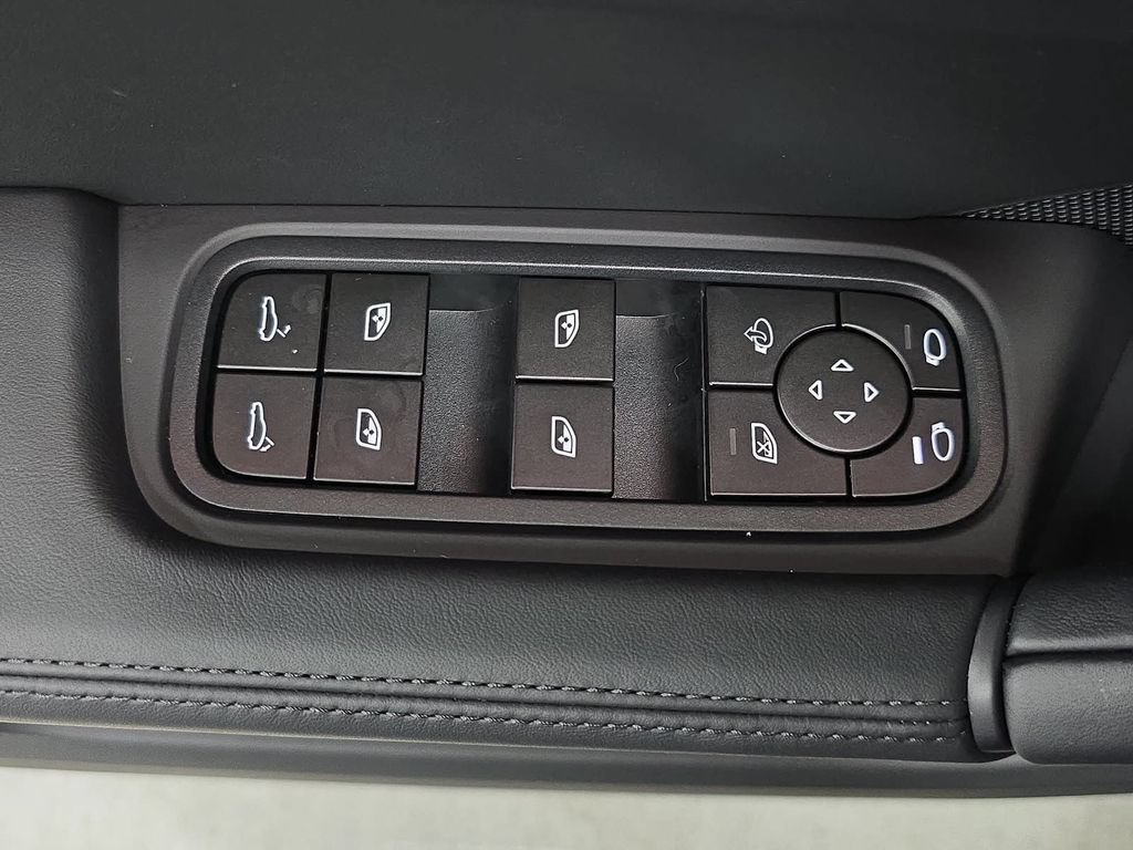 Certified 2026 Porsche Cayenne Turbo GT AWD/4WD image 24