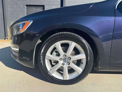 Used 2016 Volvo S60 T5 Premier w/ Convenience Package image 5