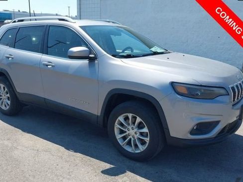 Used 2019 Jeep Cherokee Latitude w/ Popular Appearance Group AWD/4WD image 1