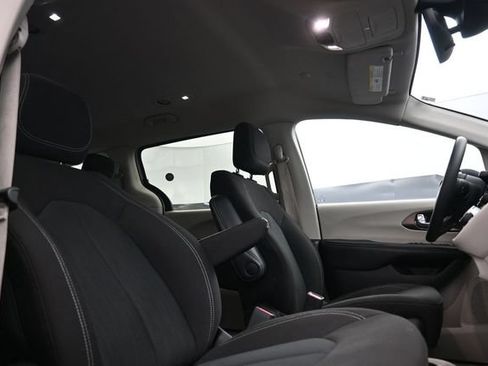 Used 2023 Chrysler Voyager LX FWD image 27