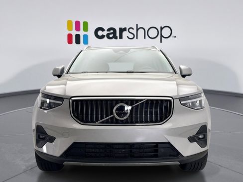 Used 2025 Volvo XC40 B5 Plus AWD/4WD image 8