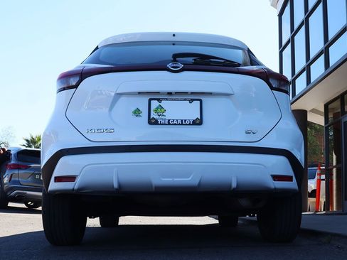 Used 2021 Nissan Kicks SV image 12