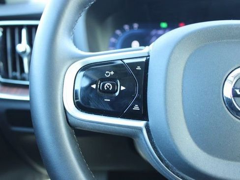 Used 2025 Volvo V60 B5 Cross Country Plus image 26